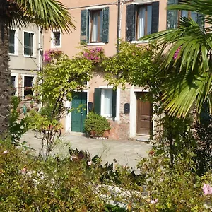 Sestiere Dorsoduro, A Due Passi Da Zattere Venise